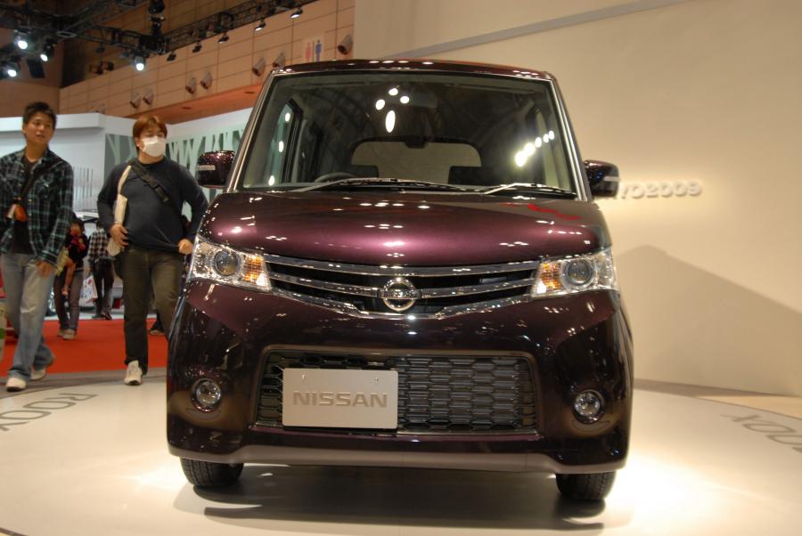  Nissan Roox 2010 года  (фото 19 из 23)